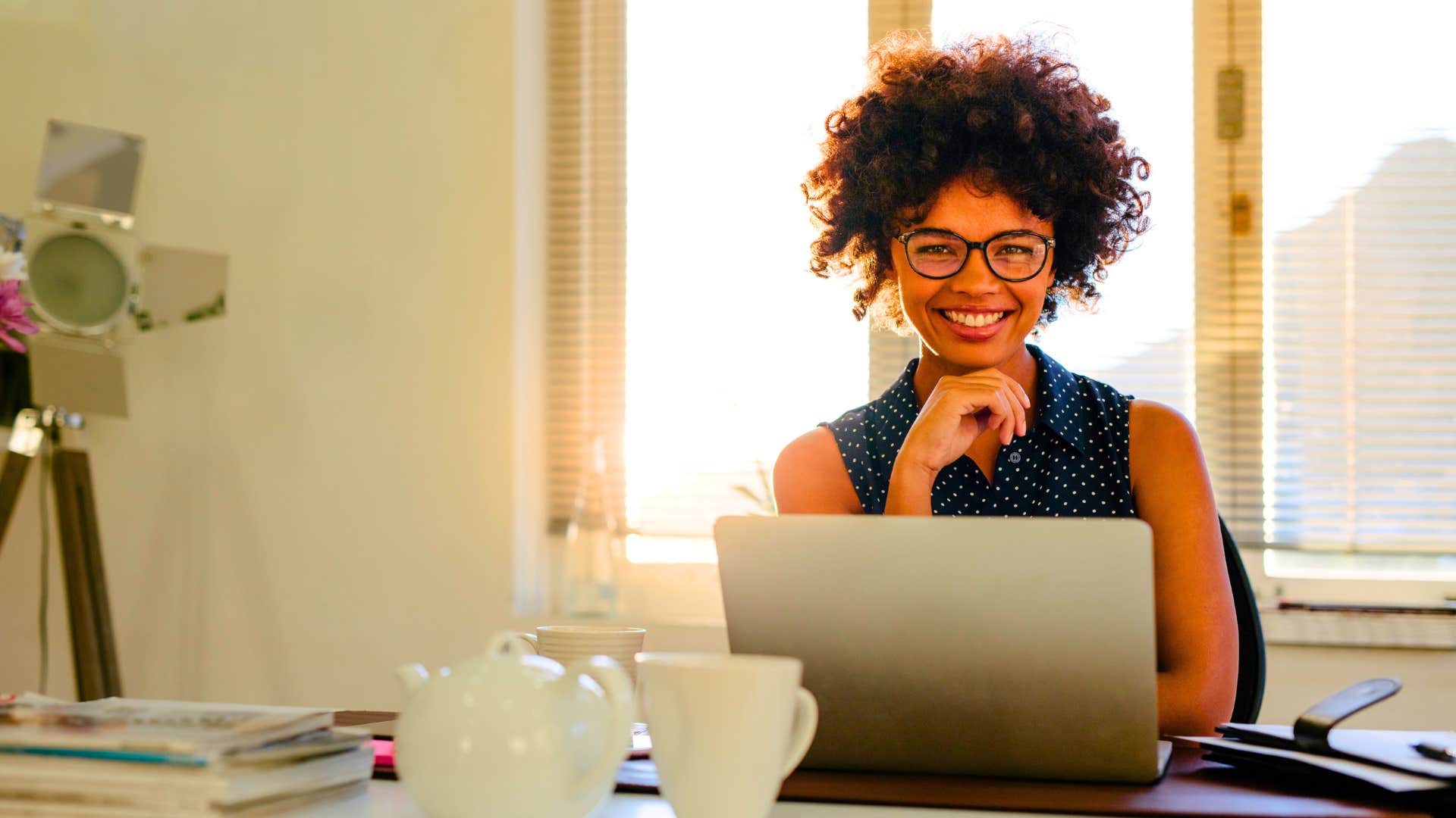 not boasting simple habits that make your coworkers instantly respect you more