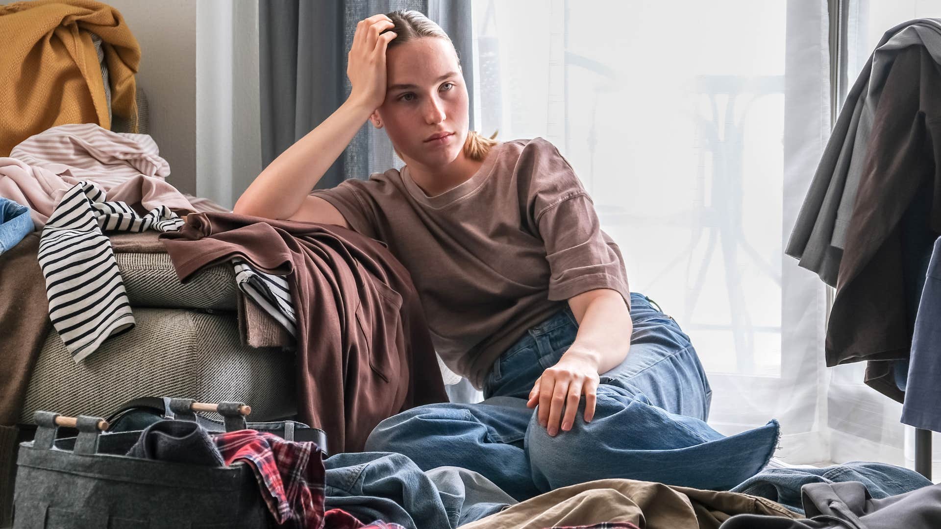 woman who is naturally a minimalist as she doesn't judge herself