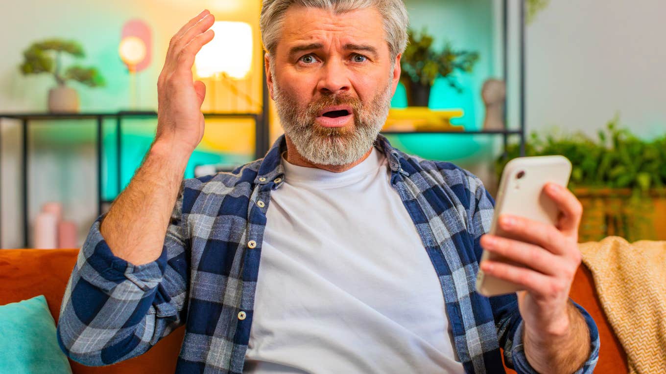 Things Miserable People Do On Their Phones That Happy People Avoid At All Costs