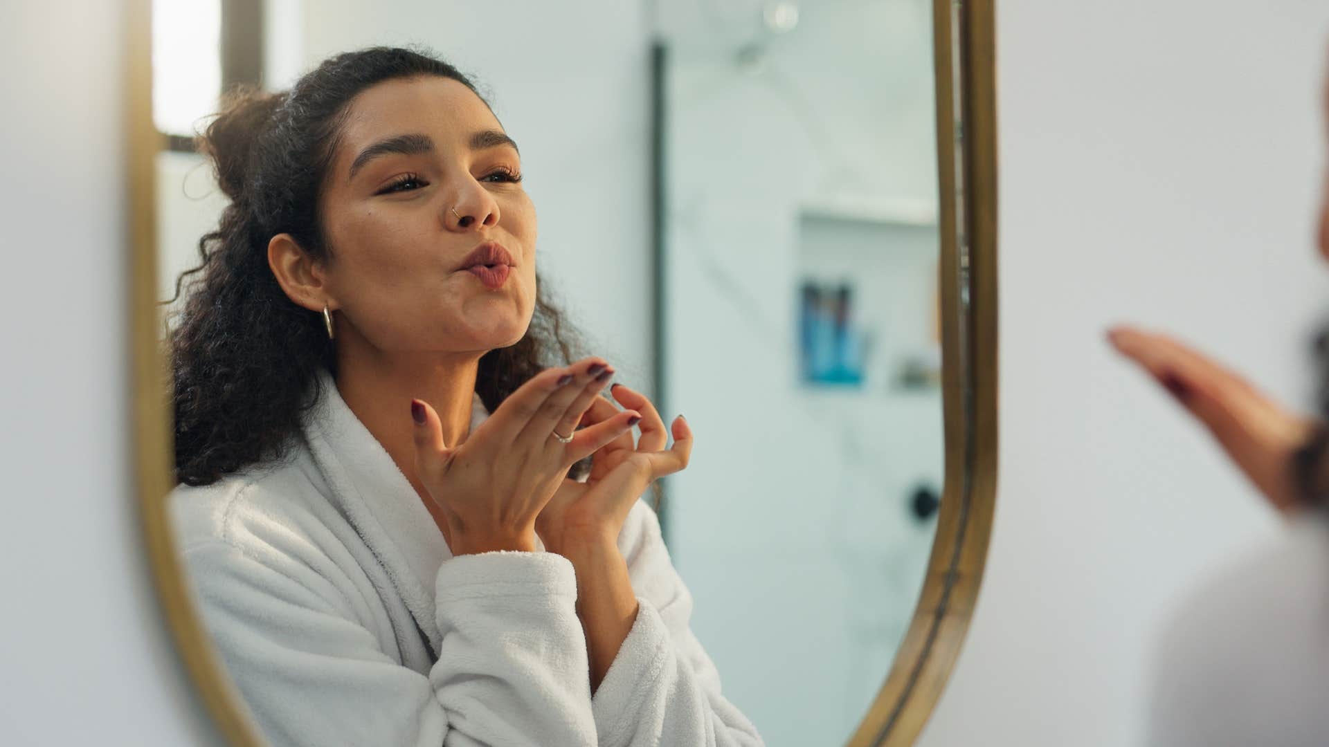 woman who is an incredibly strong person as she prioritizes herself