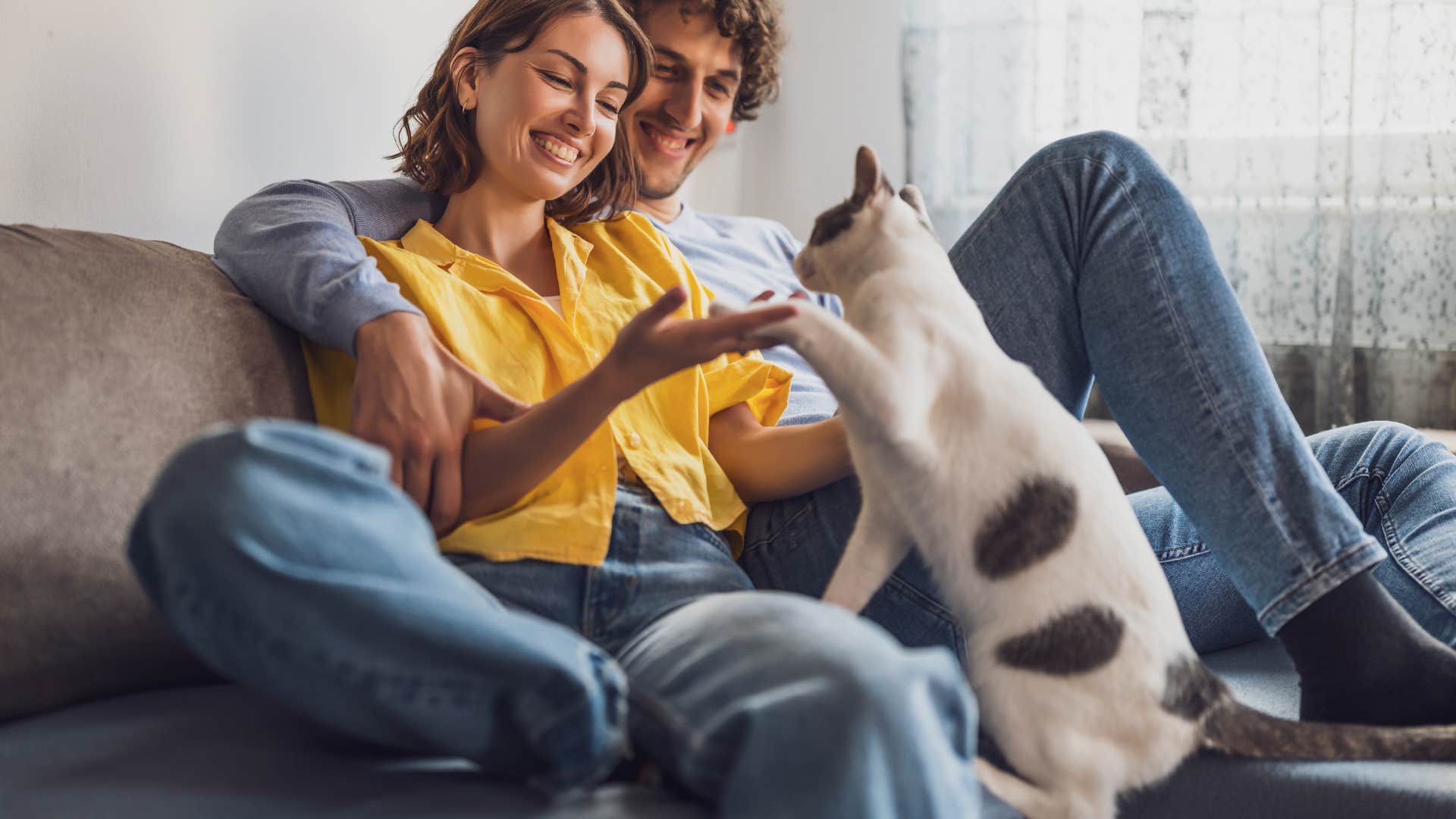 ways people actually show that you matter to them without saying a word they sit with you in silence