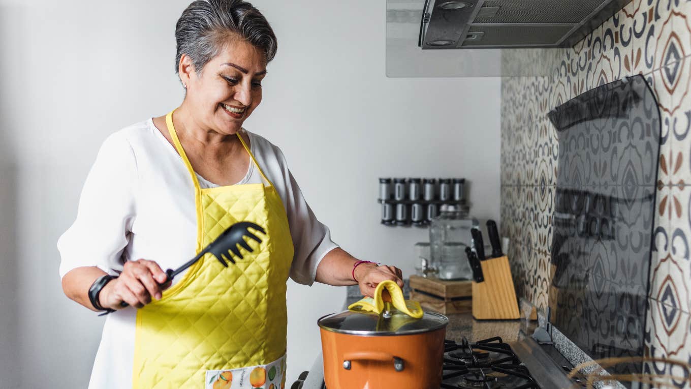 Woman Calls Out Mother-In-Law’s Disrespectful Dinner-Serving Habit