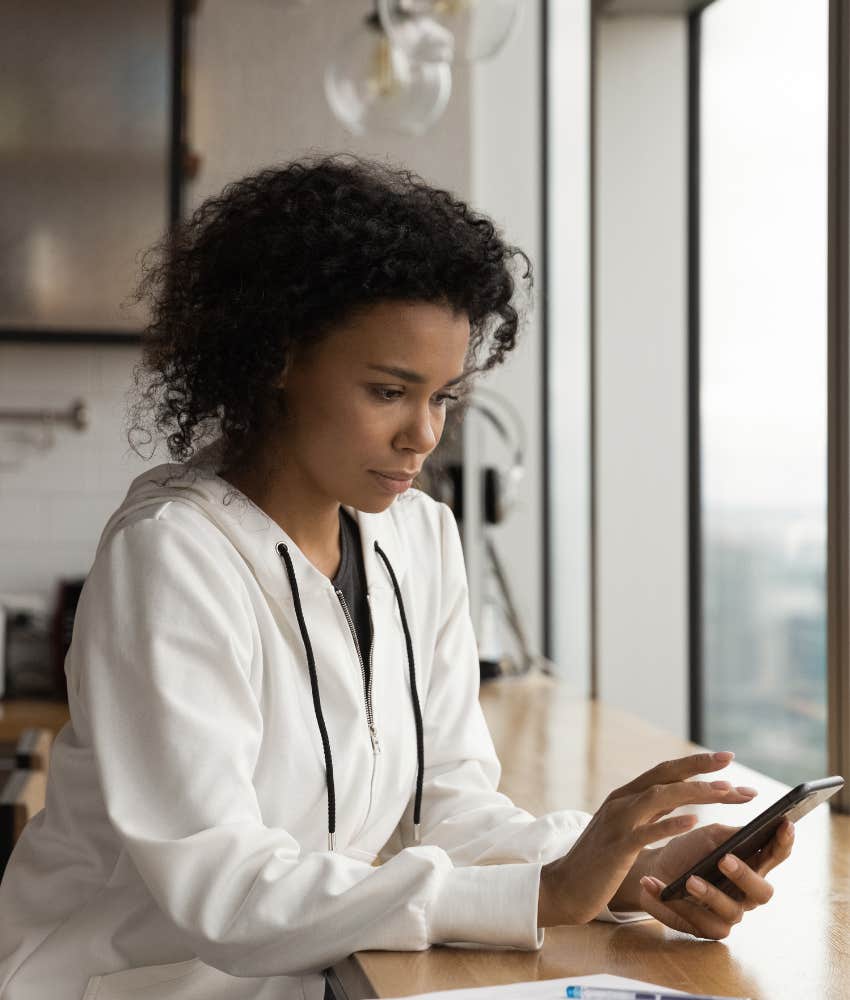 woman who noticed a suspicious detail in her husband's text message