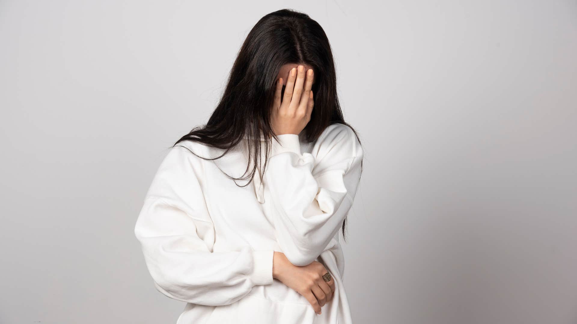 women who cant stop saying these phrases exhaust everyone around them i feel ugly today