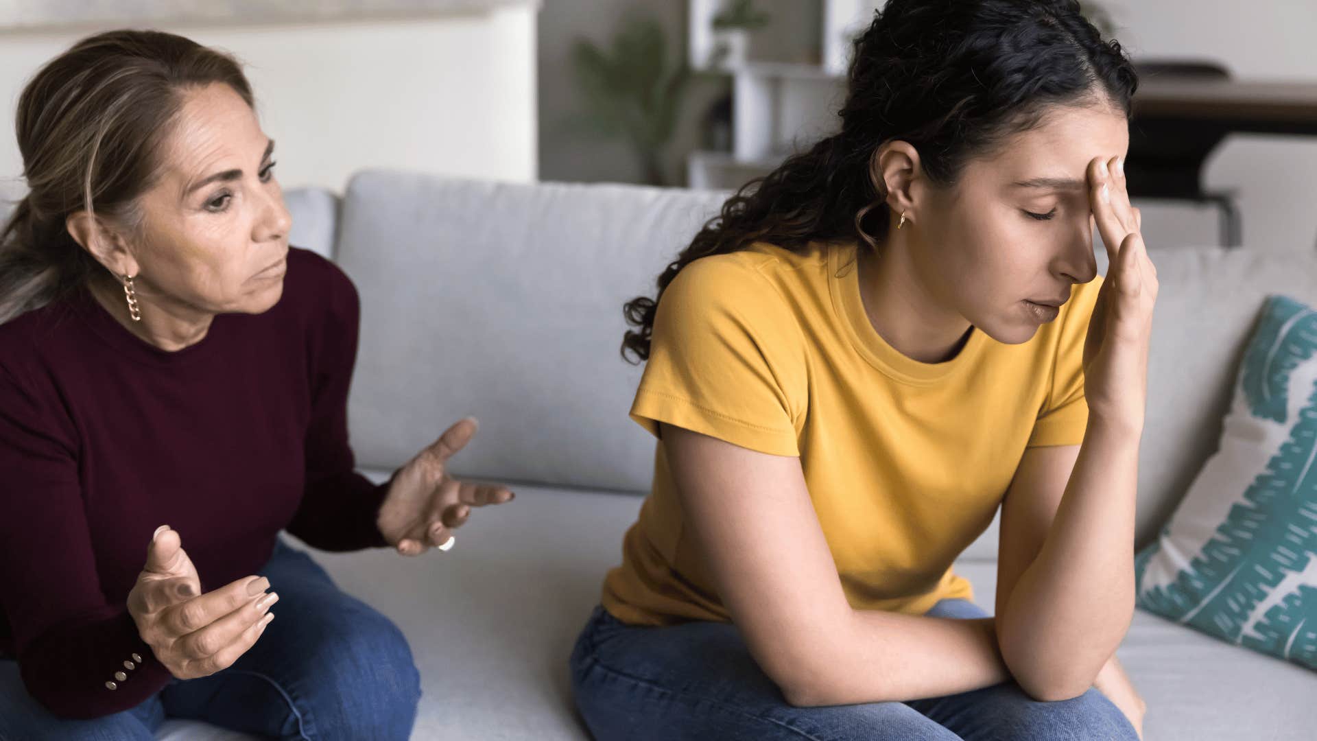 mom gaslighting adult daughter