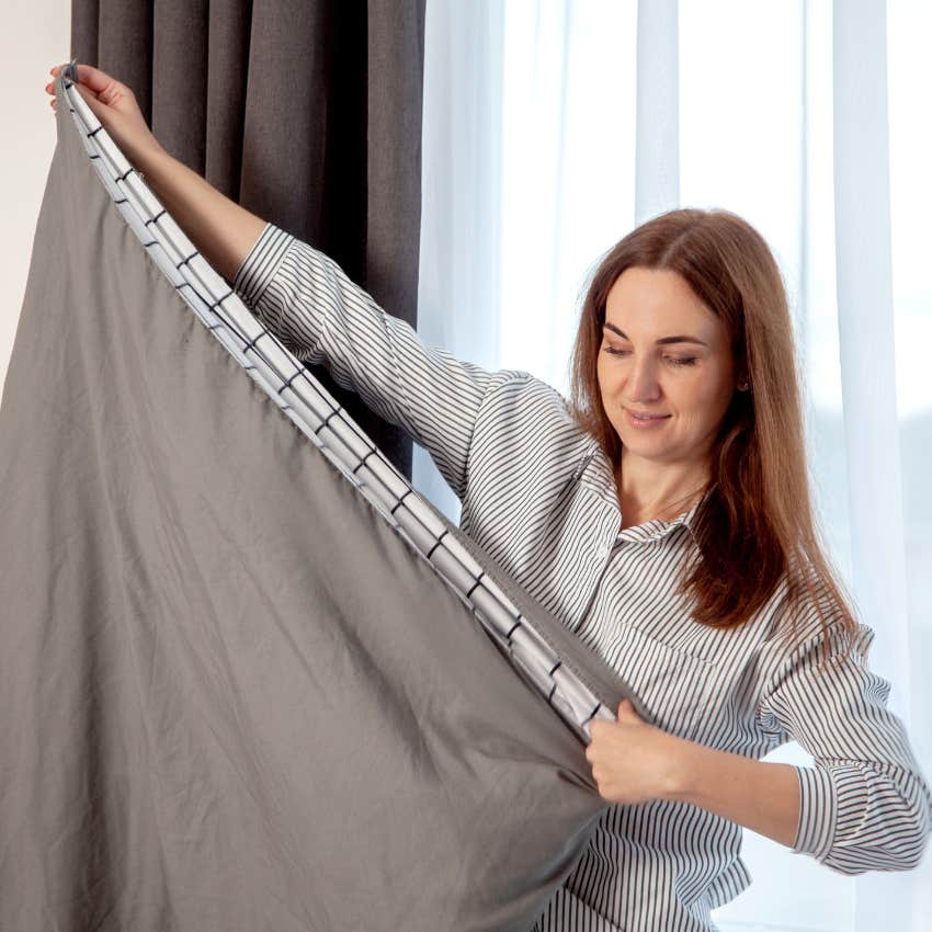 woman who lives alone with the inconvenience of folding sheets