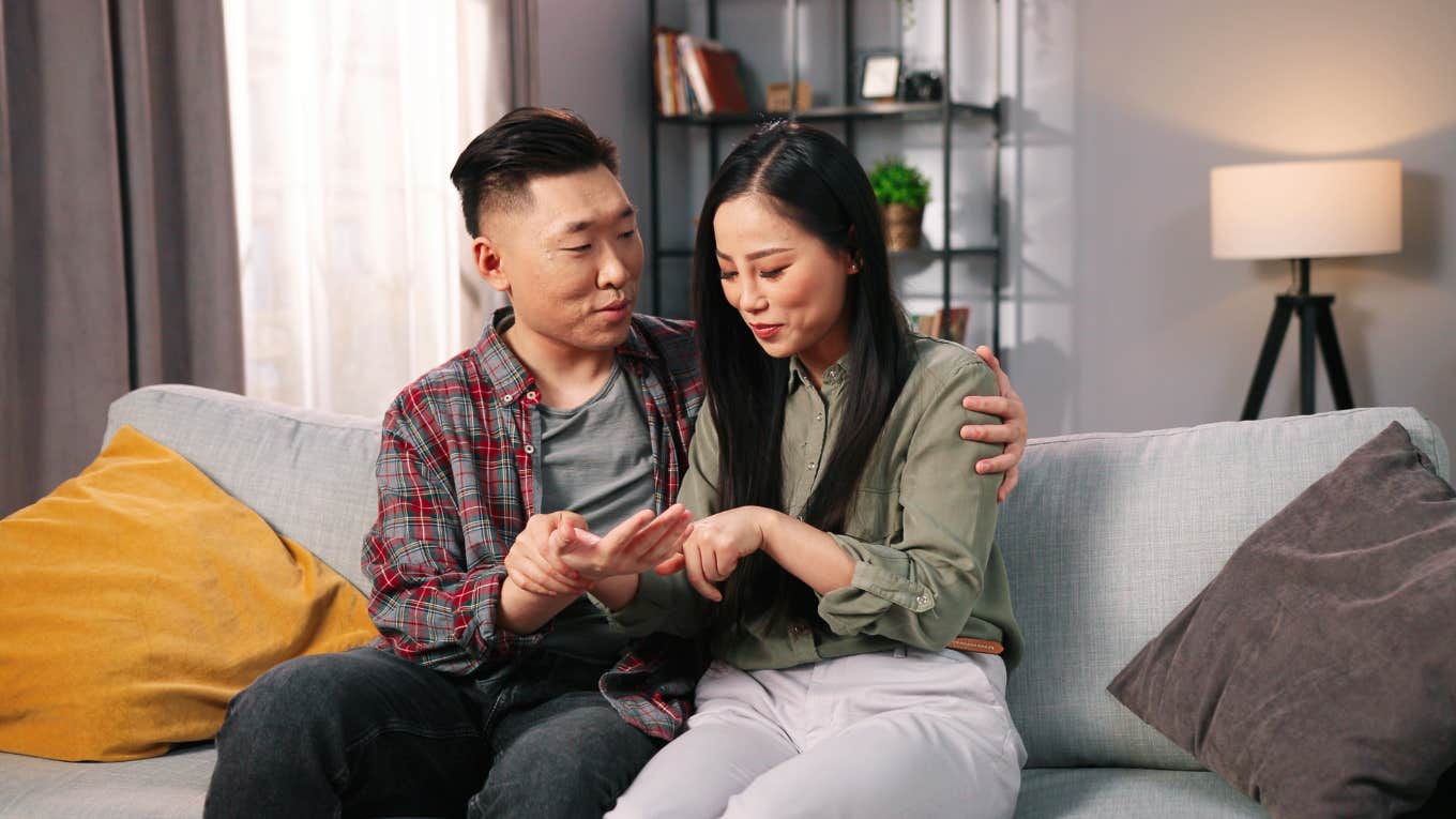 This Extramarital Affair Line In A Hand Can Reveal If Someone Is A Cheater, According To Palmistry