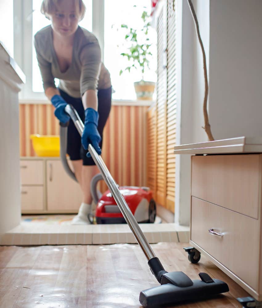 Girlfriend cleaning floors because she earns less than boyfriend