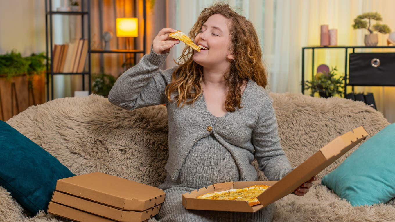 Husband Begs Restaurant To Make Pregnant Wife’s Pizza Exactly As Ordered