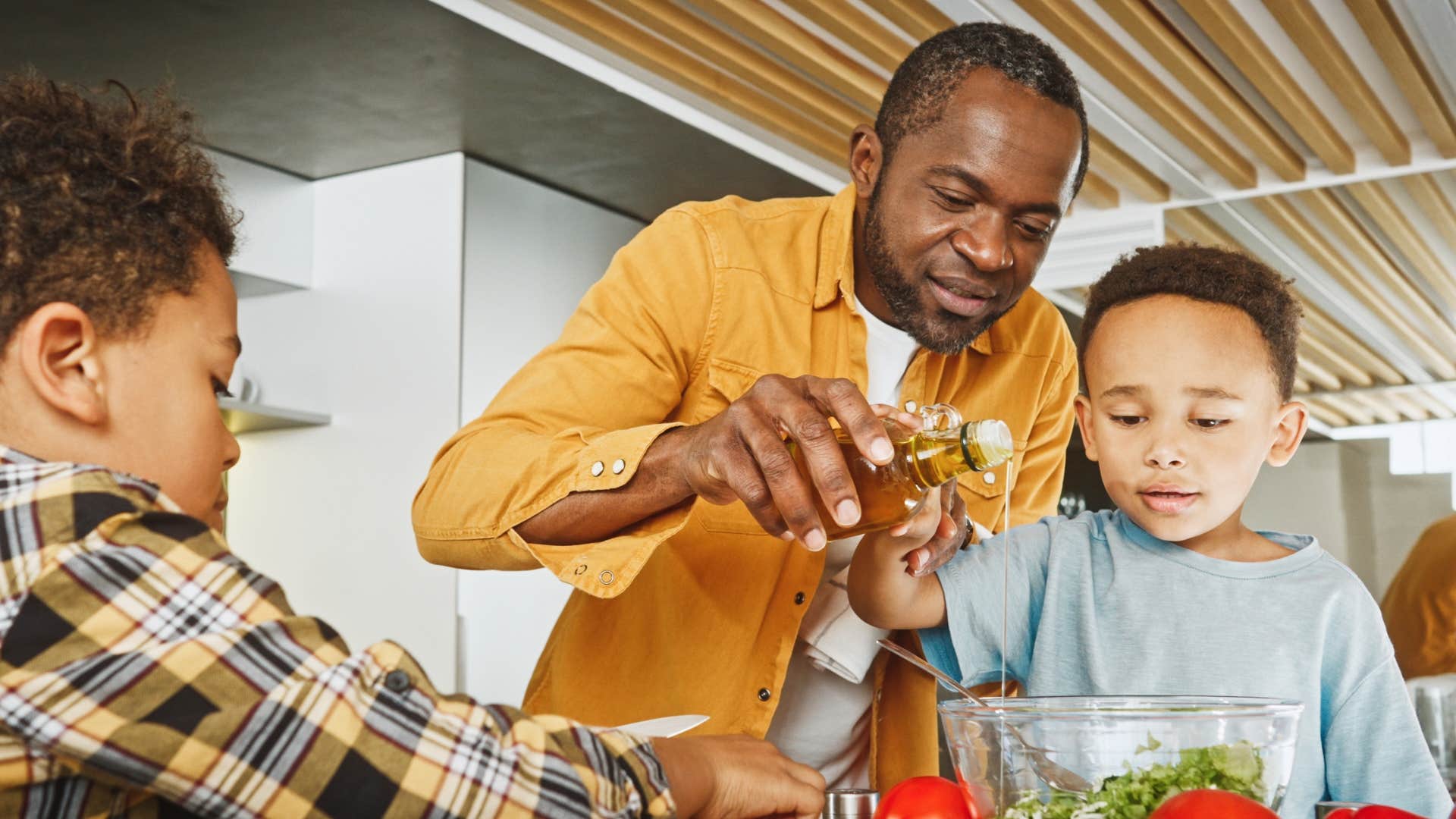 dad cooking with kids