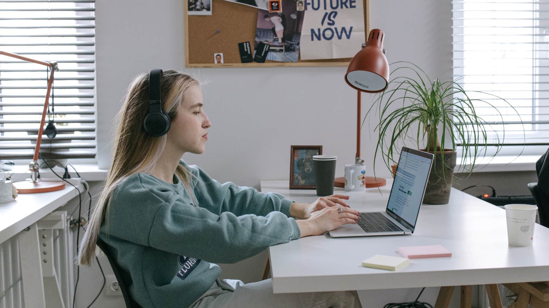 if your inbox is always full of unread emails you probably have these quirky personality traits you can be obsessive 