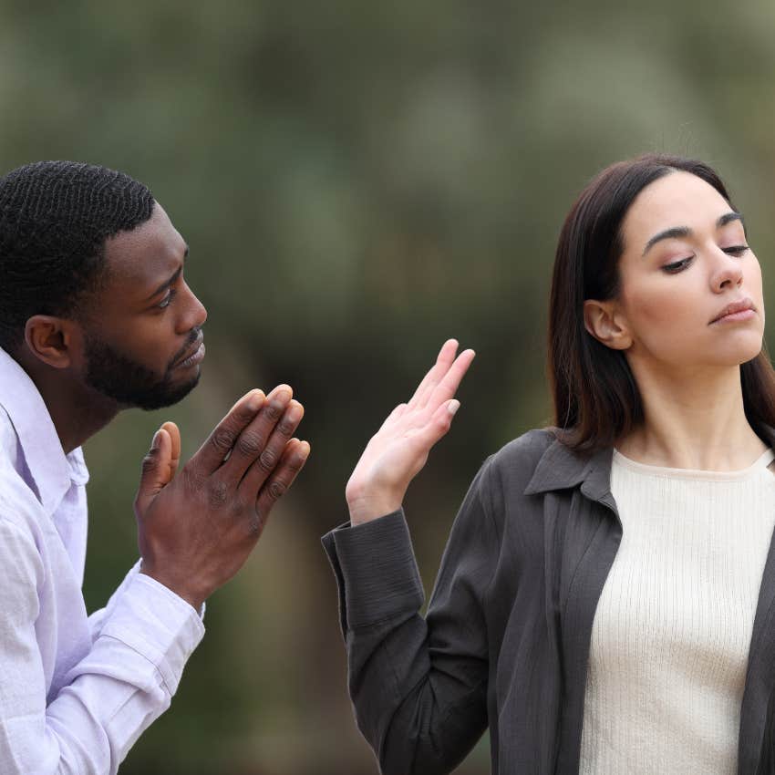 woman who kindly tells man she's not interested by telling him she'd prefer to stay friends