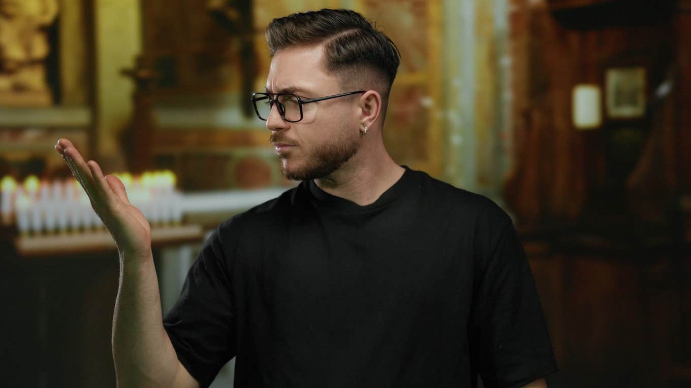 What The Longest Finger On Your Dominant Hand Says About Your Personality