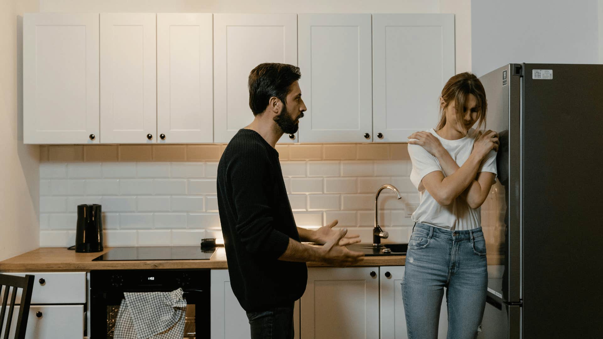 constantly making apologies for yourself in an unhappy relationship