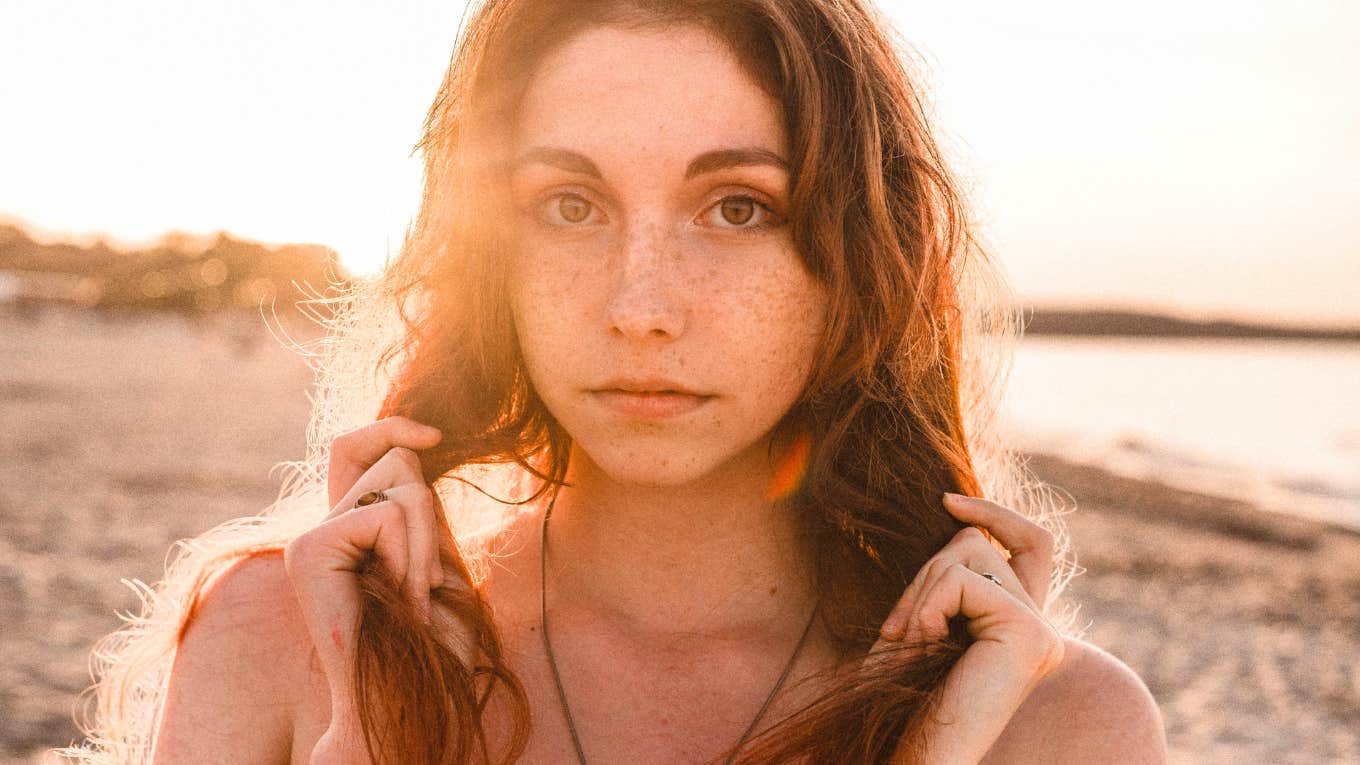 Insecure person showing the behaviors people with low confidence often don’t realize they use to overcompensate.