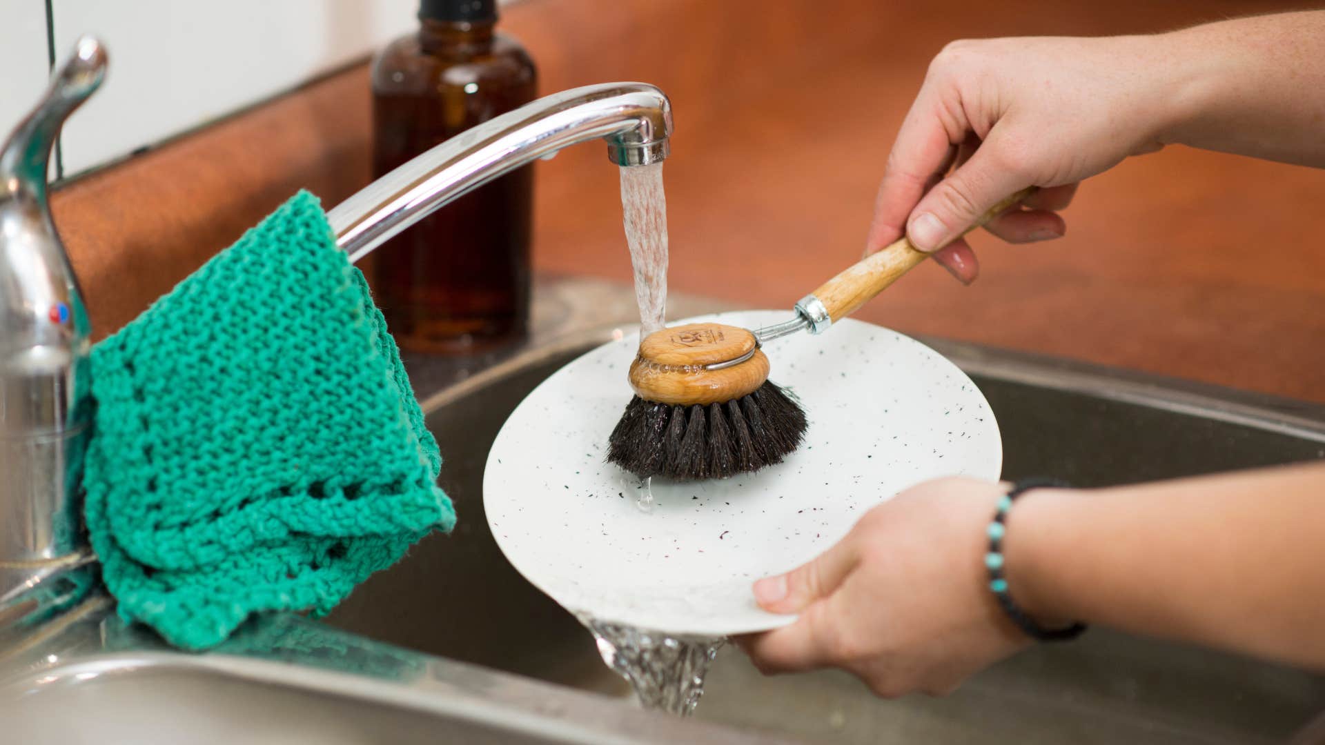 people who cant go to sleep with dirty dishes in the sink usually have these special traits they are anxious