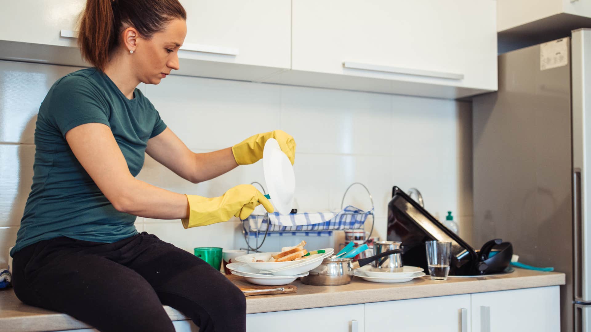 people who cant go to sleep with dirty dishes in the sink usually have these special traits they are easily overstimulated 