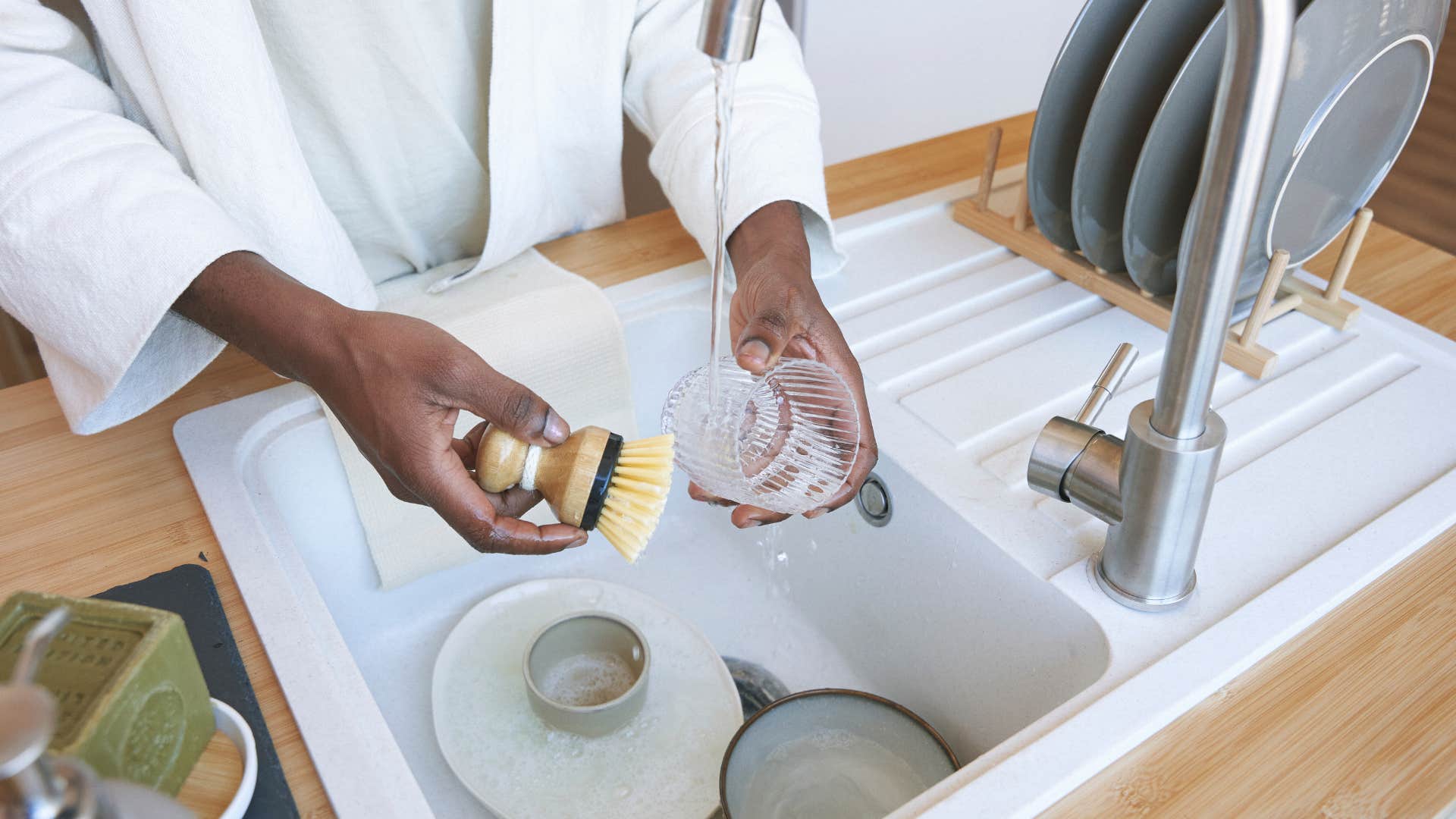 people who cant go to sleep with dirty dishes in the sink usually have these special traits they are minimalists 