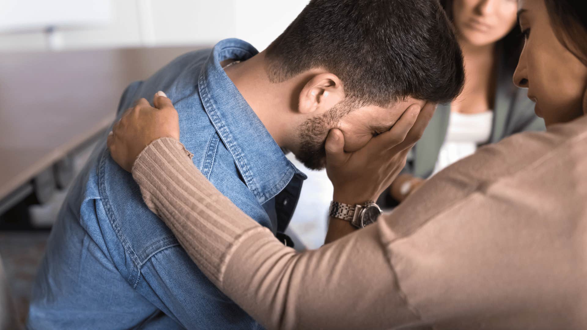 people who go pretty much non-verbal when they’re hanging out in a group usually have these reasons processing