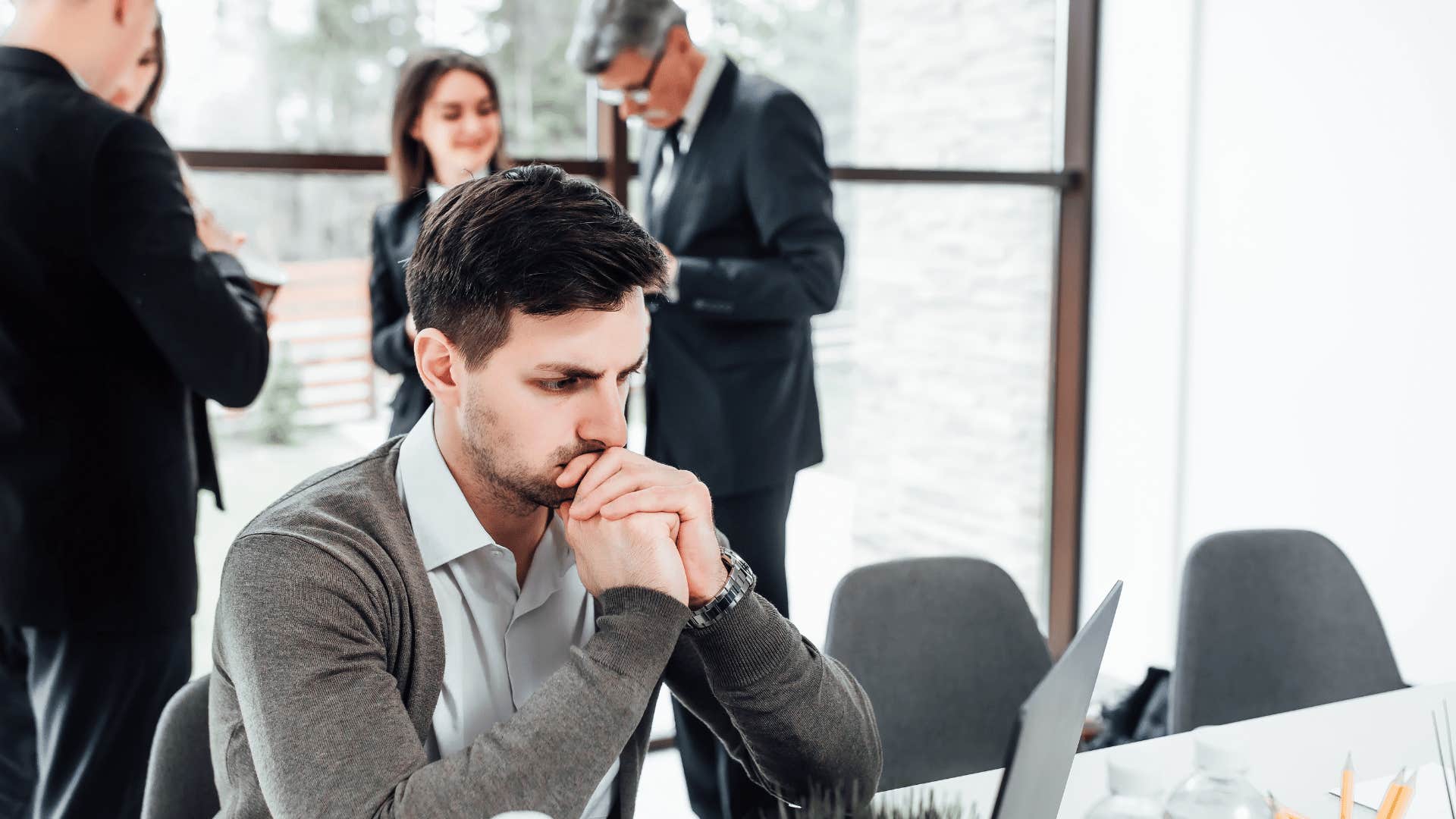 people who go pretty much non-verbal when they’re hanging out in a group usually have these reasons trust issues