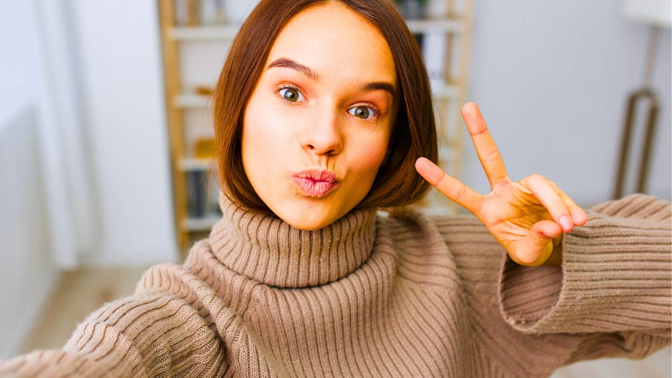 People Who Need To Be Liked By Strangers Usually Do These Cringe Things Online