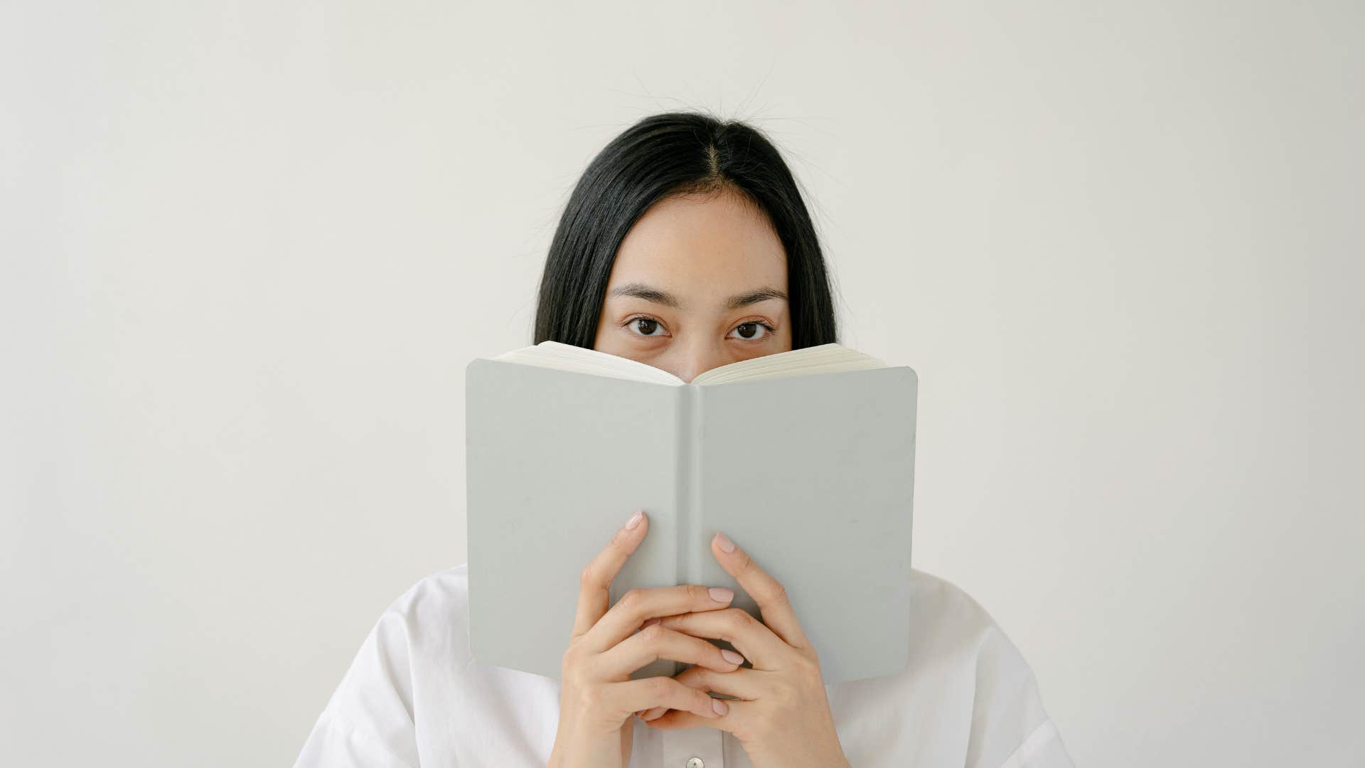 brilliant woman who uses the word discernible