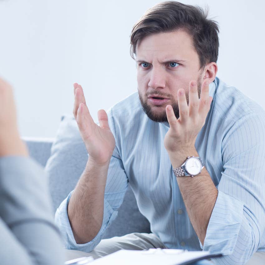 man without common sense complaining to colleague without changing anything