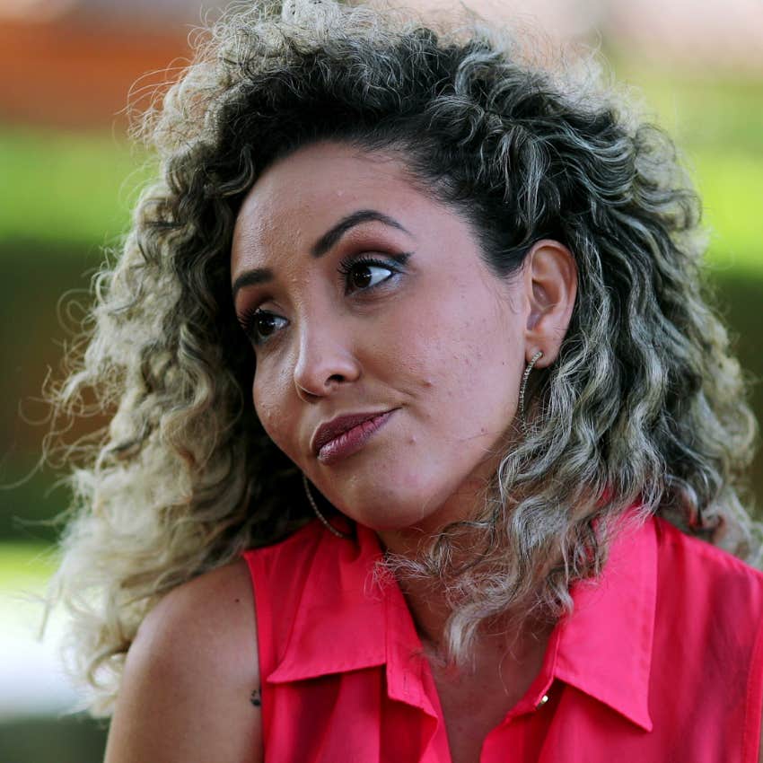 woman noticing rudeness in a conversation 