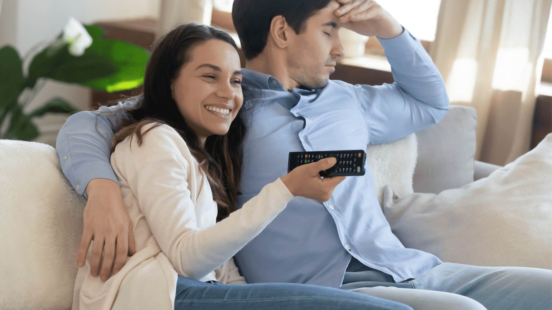 people with simple minds love these hobbies that bore highly analytical thinkers watching reality television