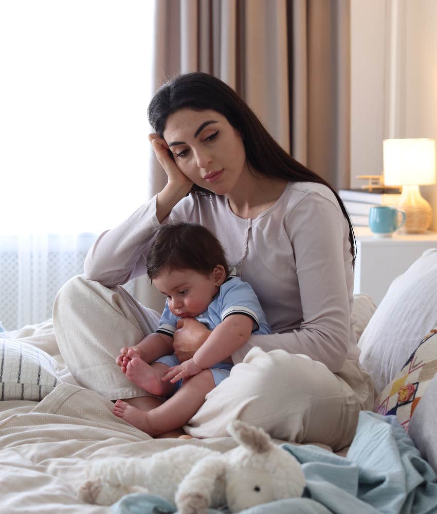mom experiencing postpartum depression