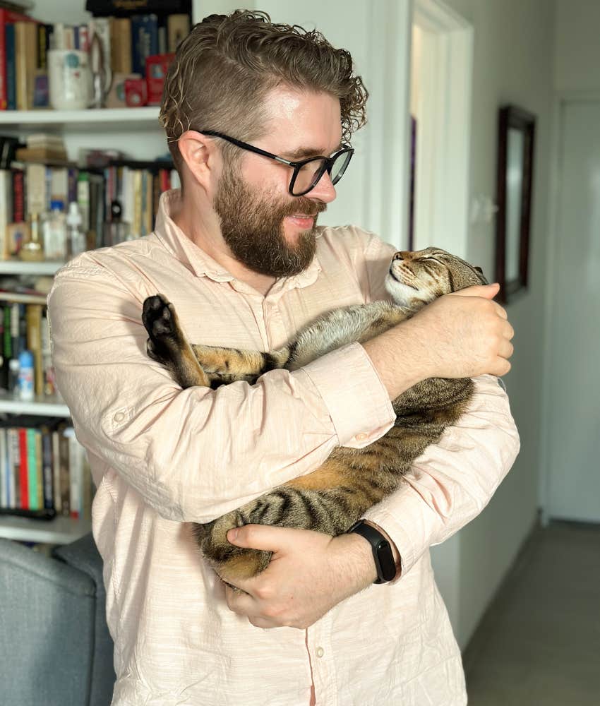 Research Shows Cats Bond Deeply With Women And Manipulate Men
