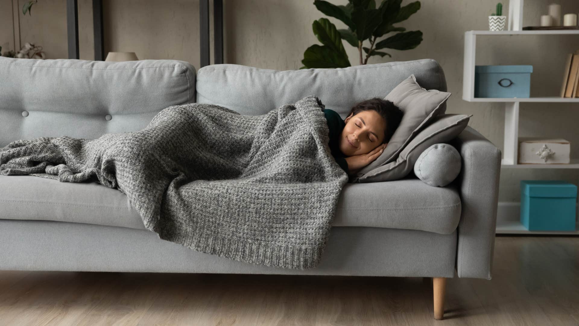 woman taking a nap because it improves memory