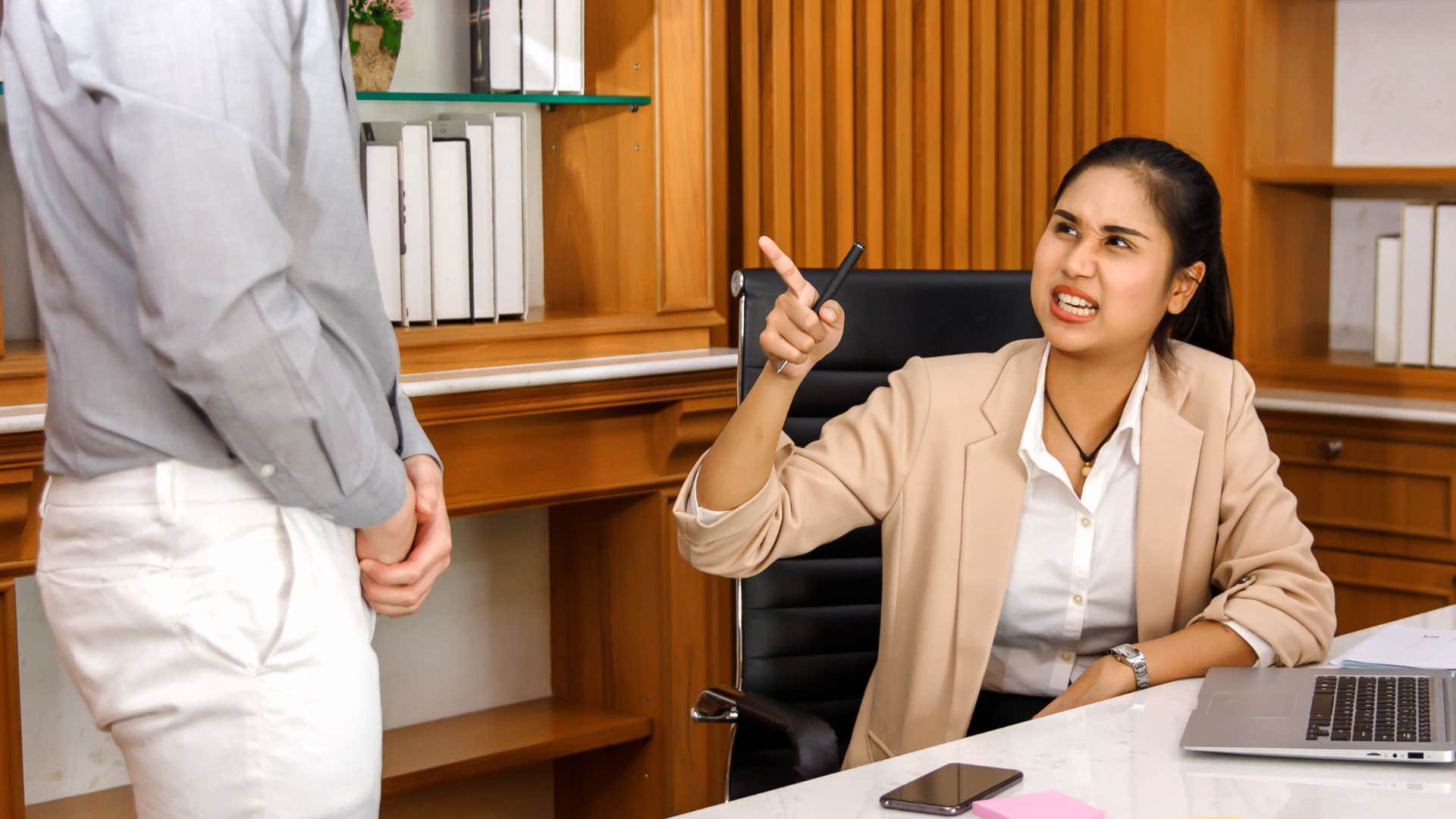 woman who points a lot as a sign of deception