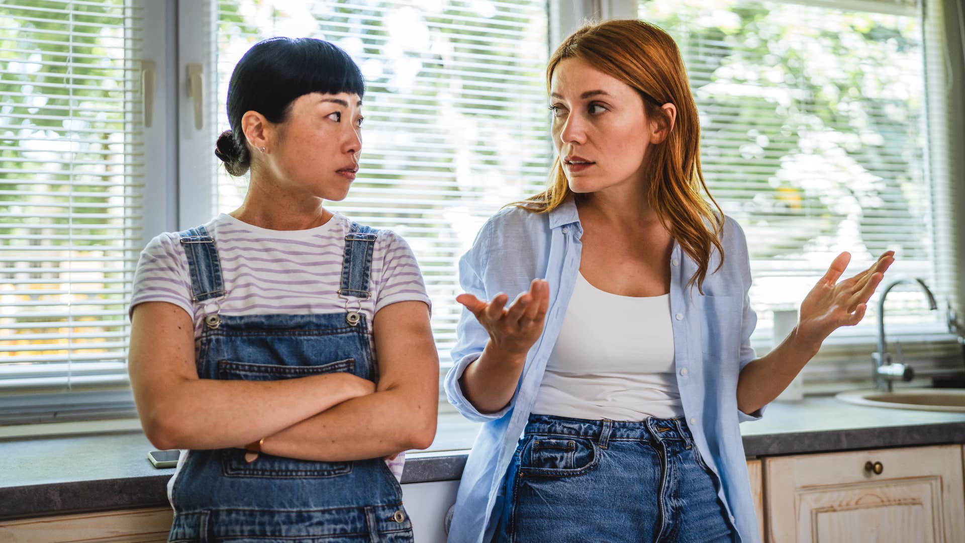 woman who stares without blinking much as a sign of deception