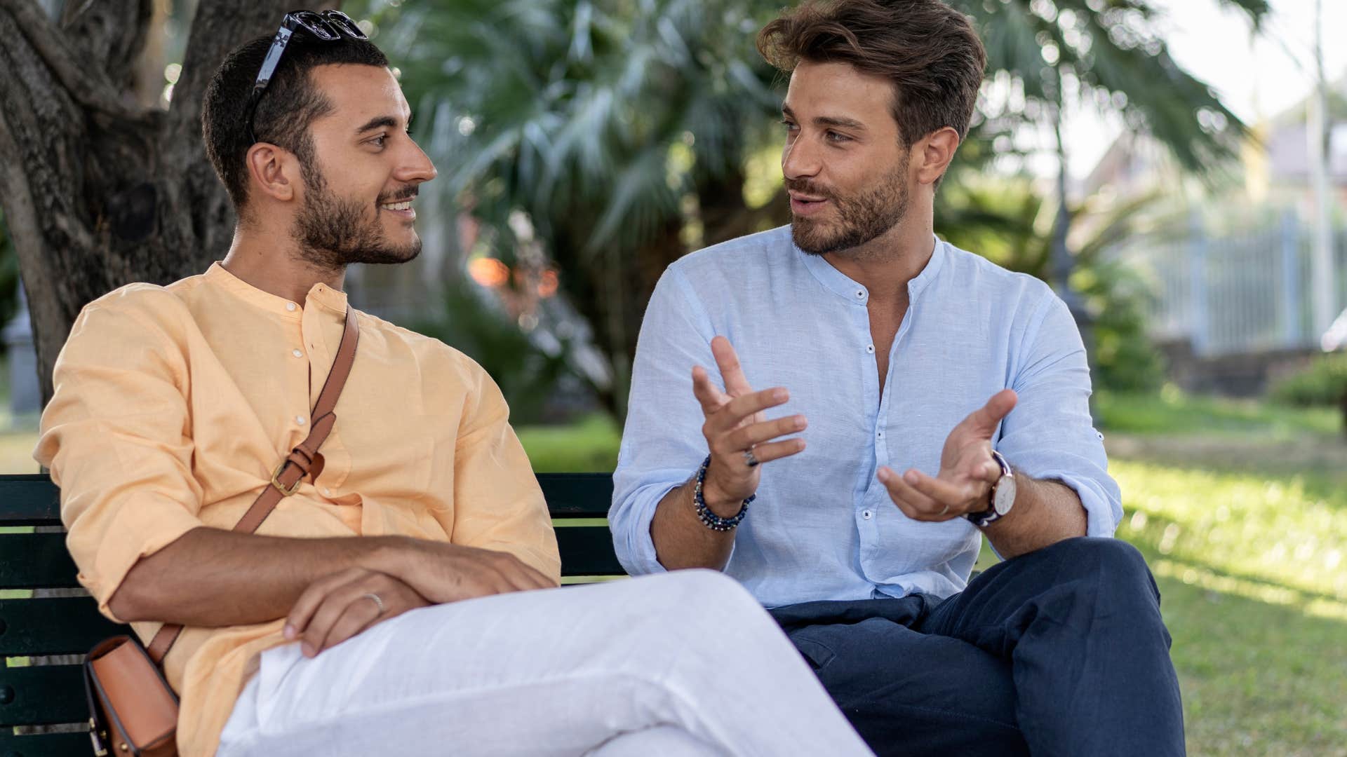 simple signs of high intelligence that show up in everyday behavior good listener