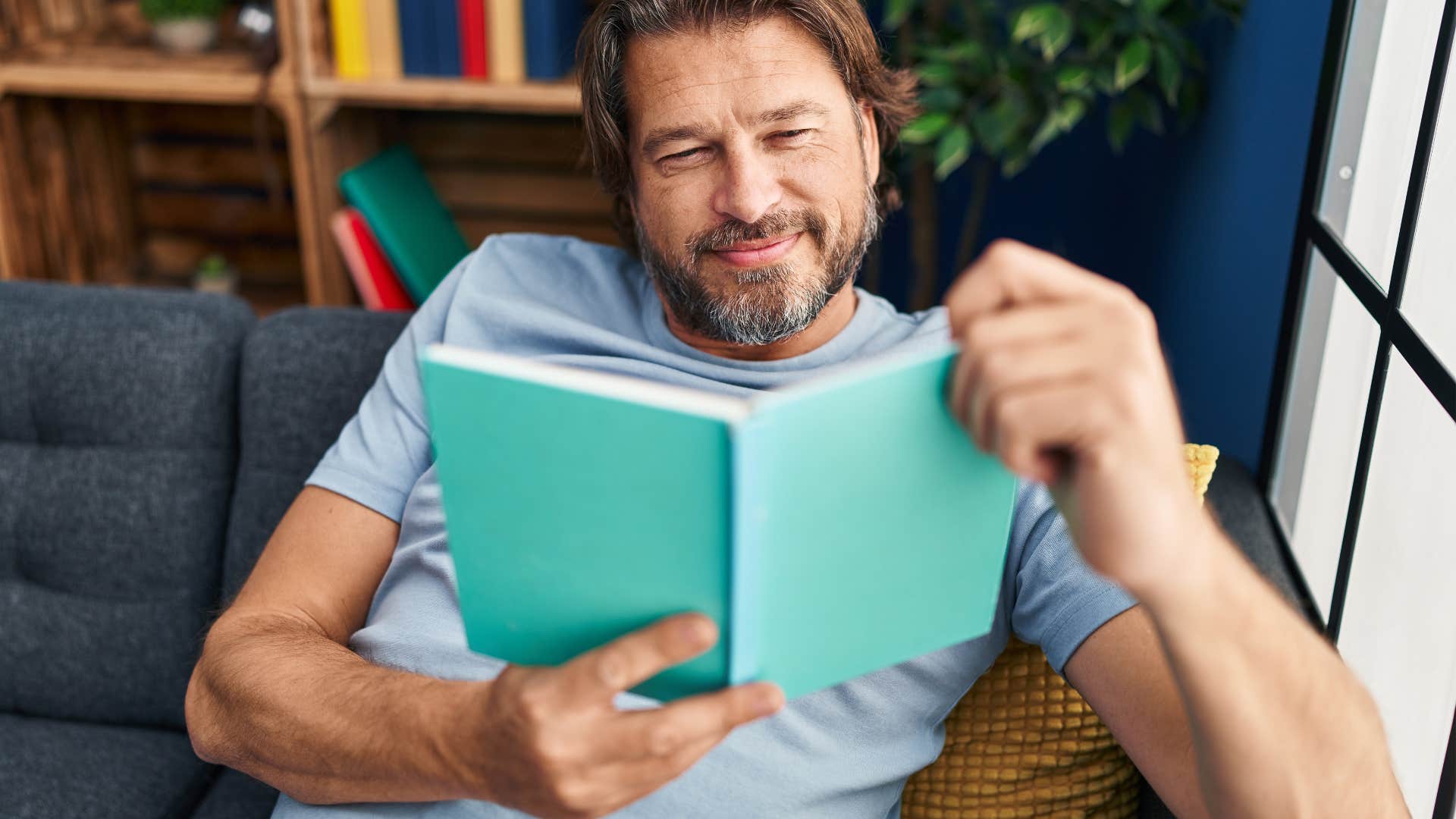 simple signs of high intelligence that show up in everyday behavior need alone time