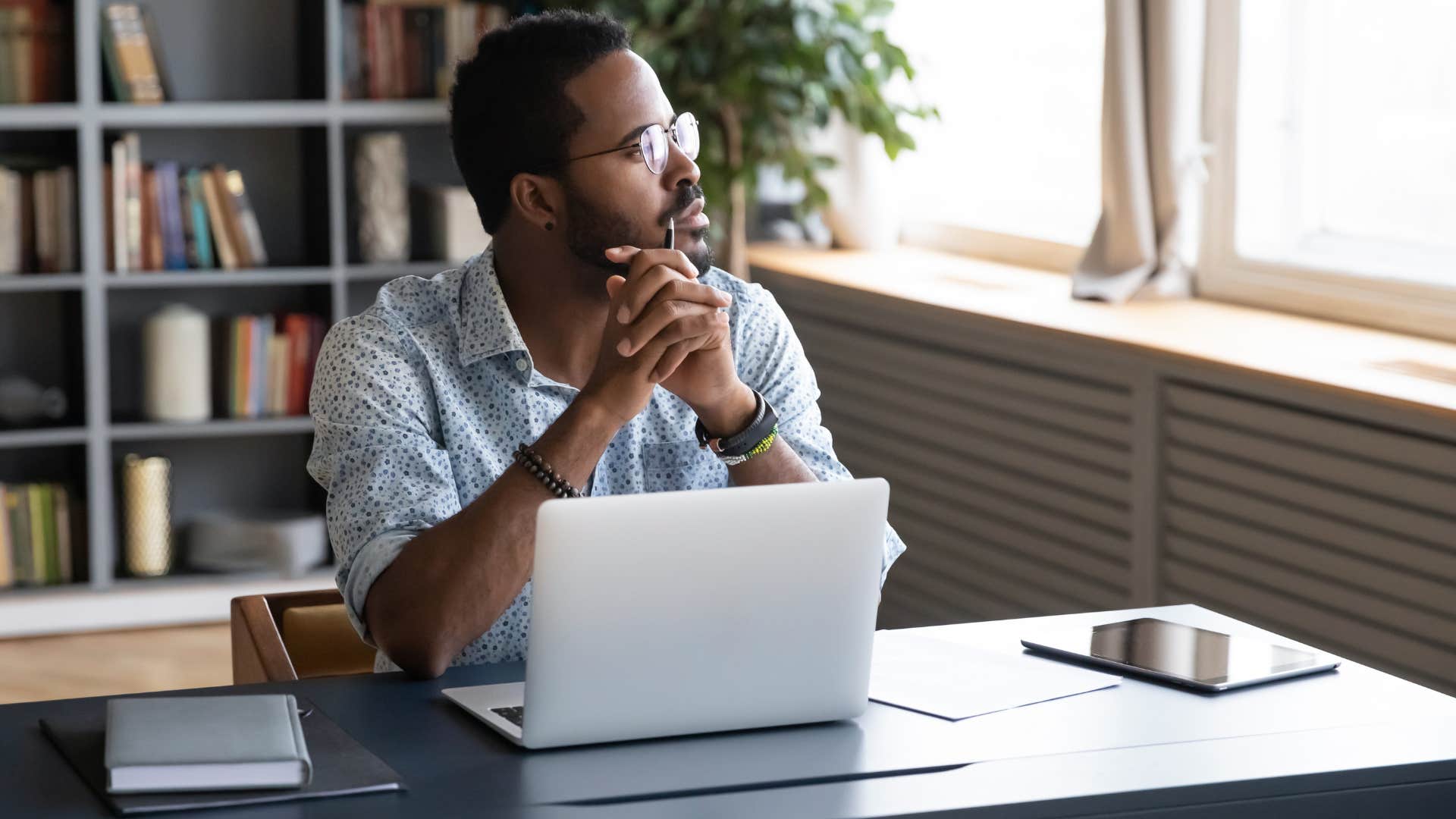 simple signs of high intelligence that show up in everyday behavior observant and pattern seeker