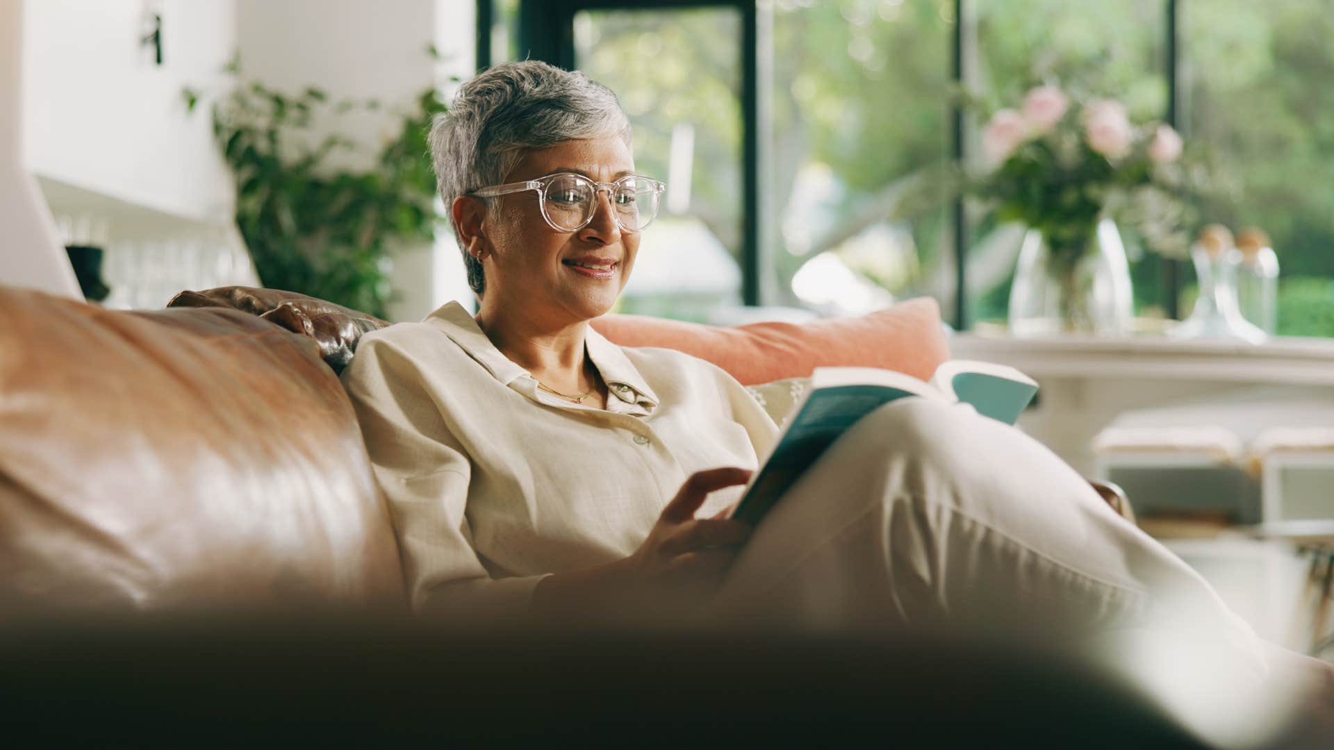 simple signs of high intelligence that show up in everyday behavior strong self-awareness