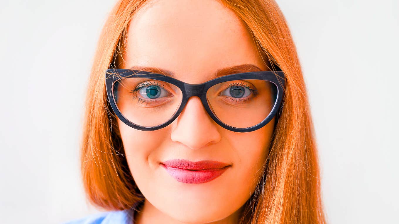 Simple Signs Of High Intelligence That Show Up In Everyday Behavior