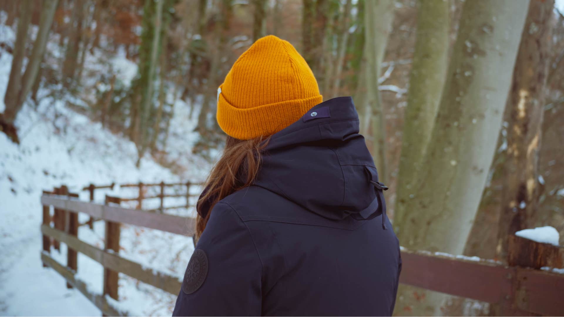woman who will be a happy person this winter by walking