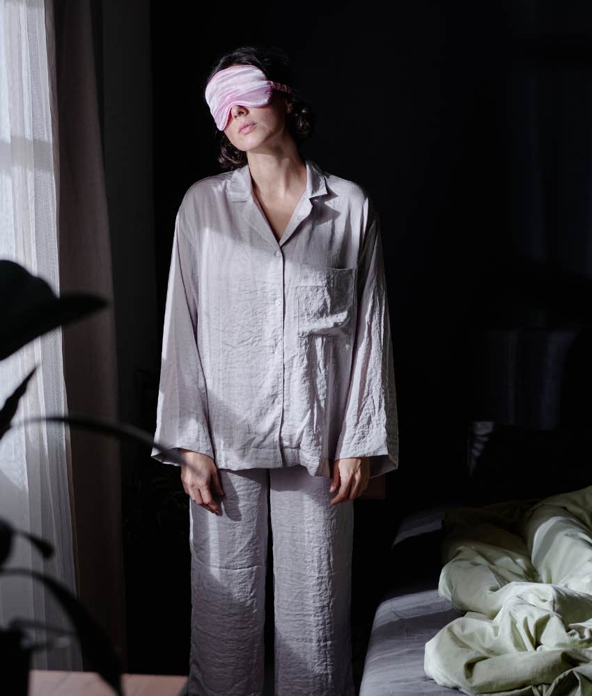 Woman sleepwalking is a sign of a unusually high stress