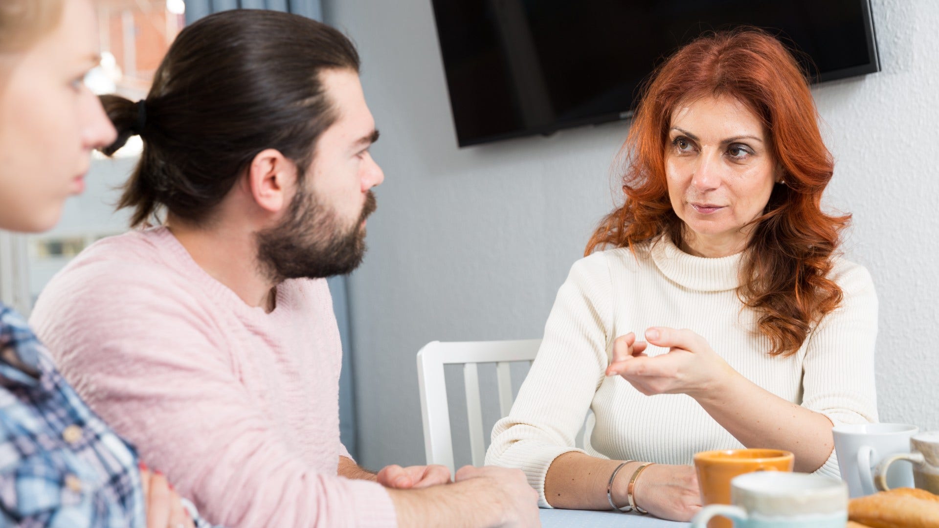 couple who calm tense relationship with in-laws by setting boundaries