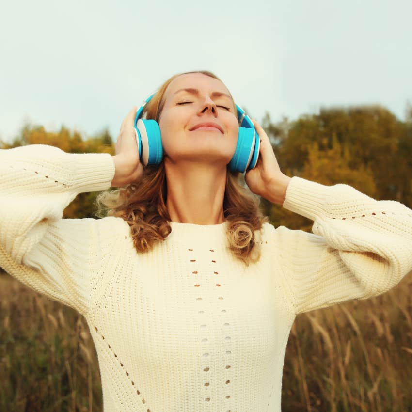 Spirit guides sending a woman the clarity and answers she needs through songs