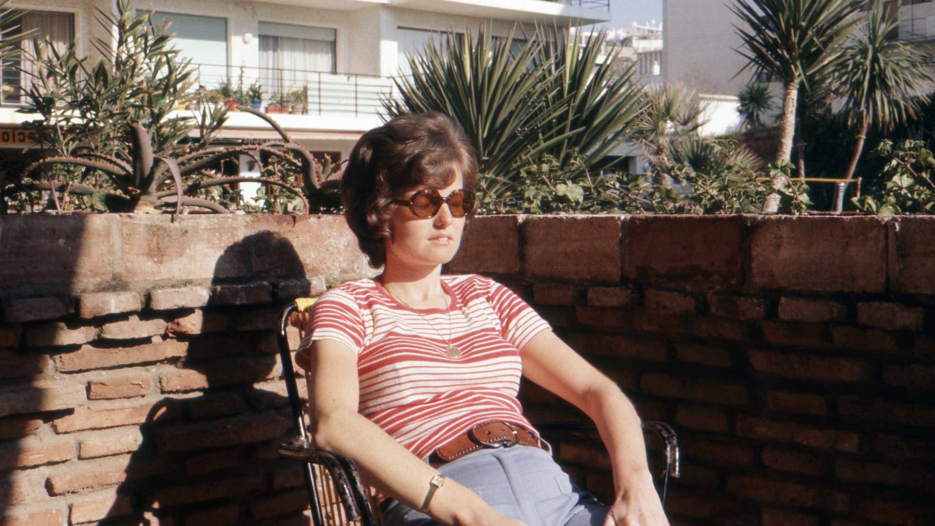 things people in the 1970s did that made them way happier than us left work at the office