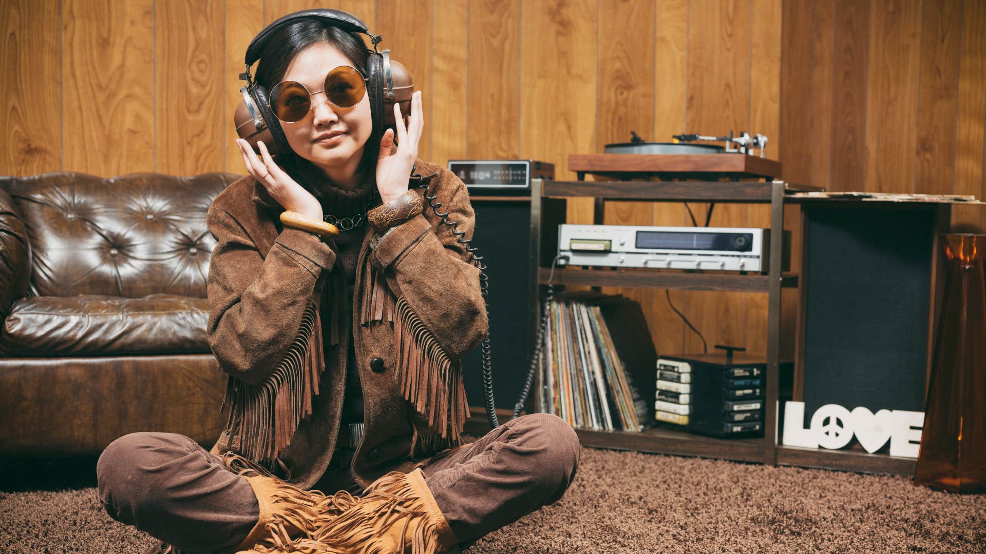 things people in the 1970s did that made them way happier than us took time to really listen to music