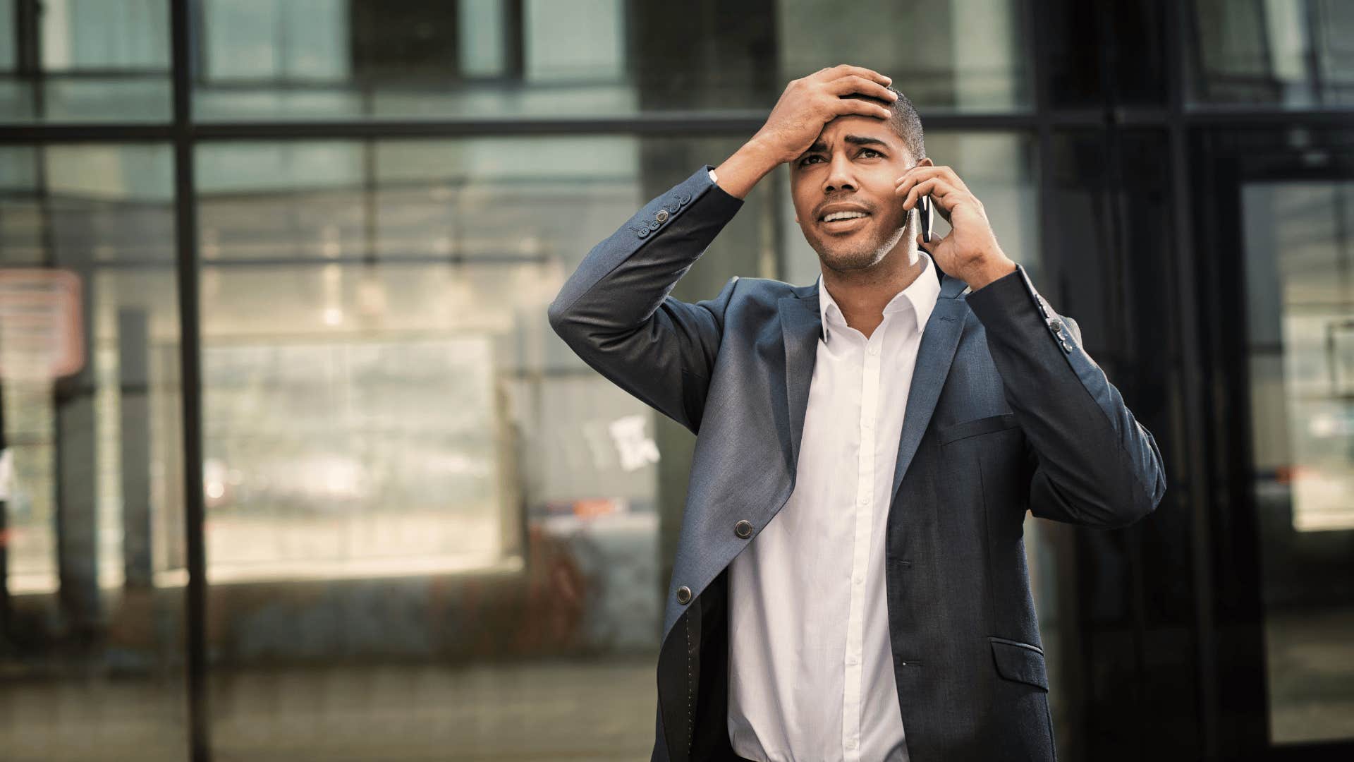 things people with zero common sense do daily that baffle everyone else forgetting essentials