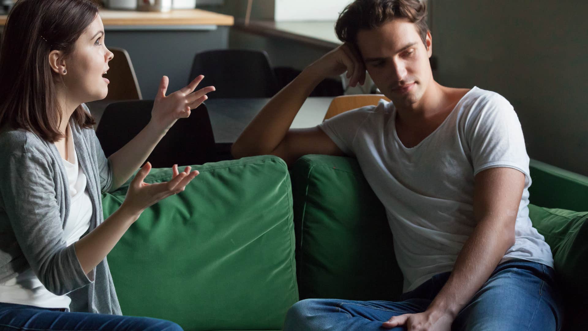 things people with zero common sense do daily that baffle everyone else oversharing