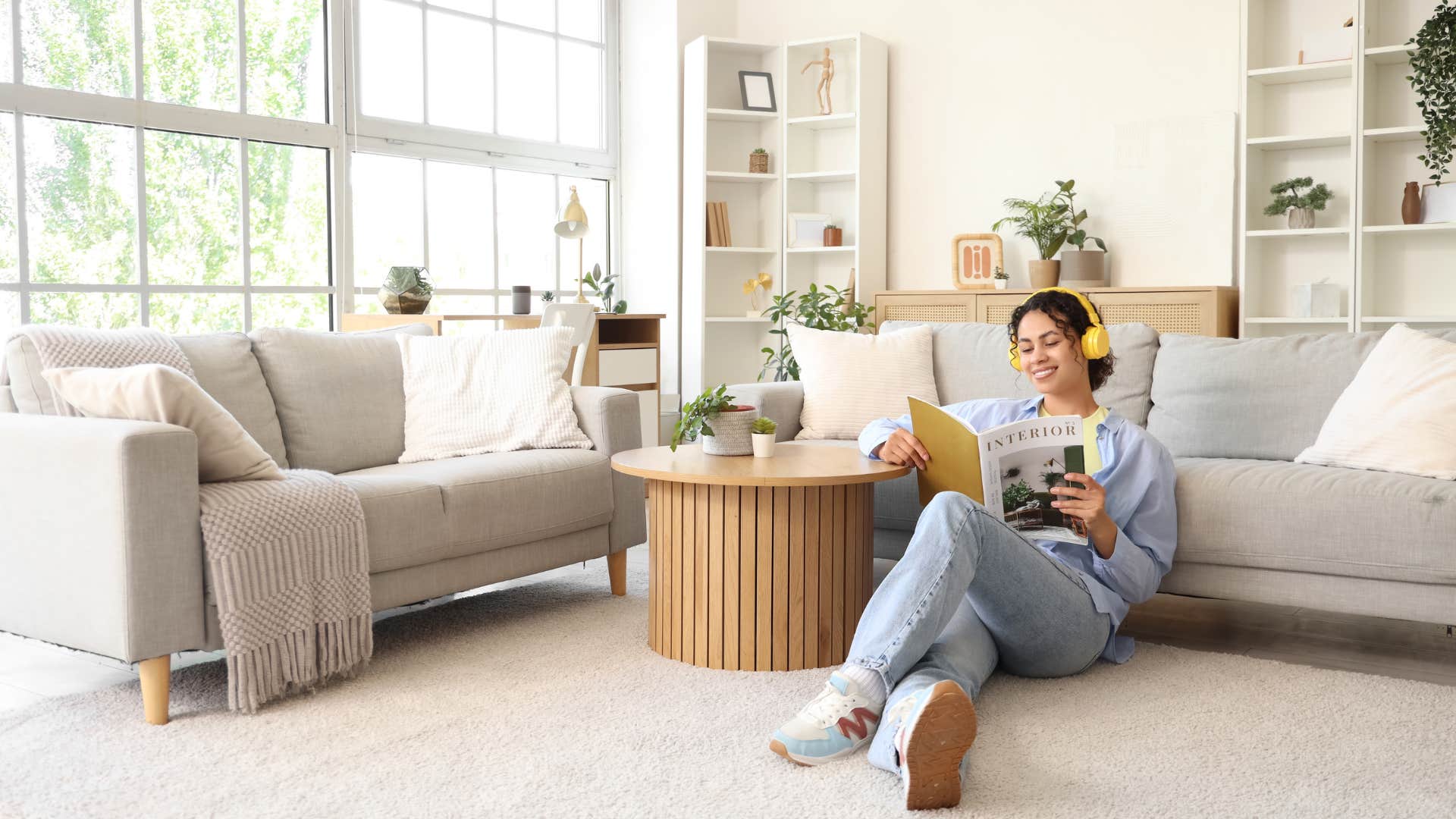 confident woman who starts over after breakup by not leaning on mutual friends