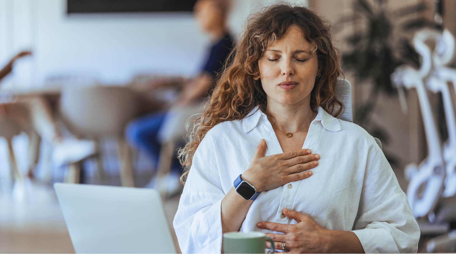 woman who makes decisions feel stupid easy as she practices mindfulness