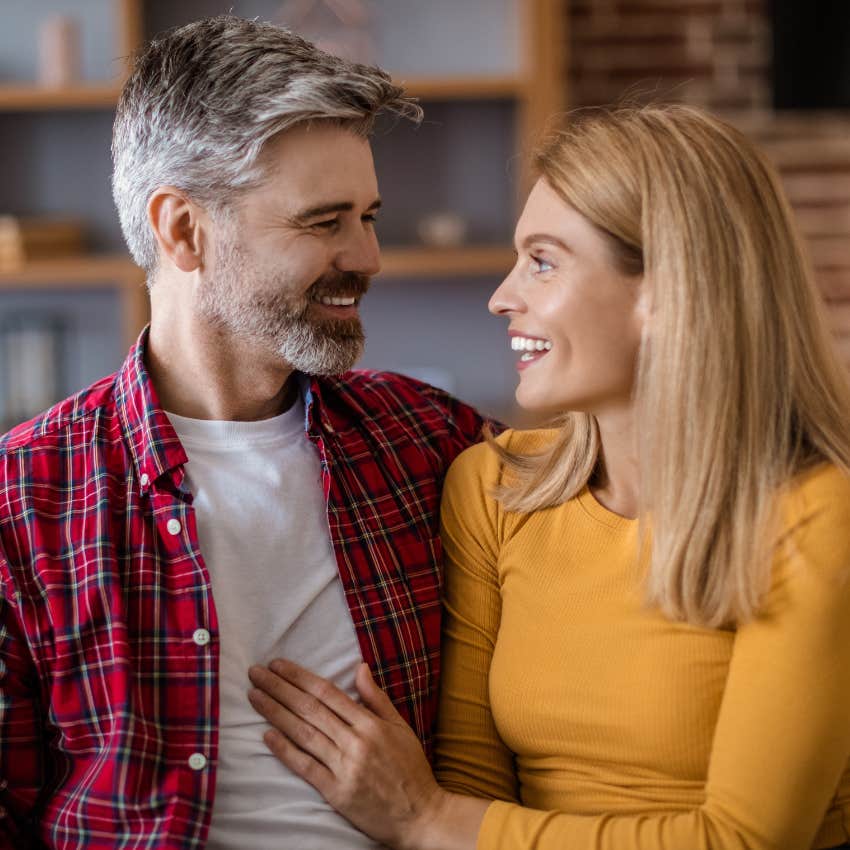 husband saying I'm listening to his wife in conversation